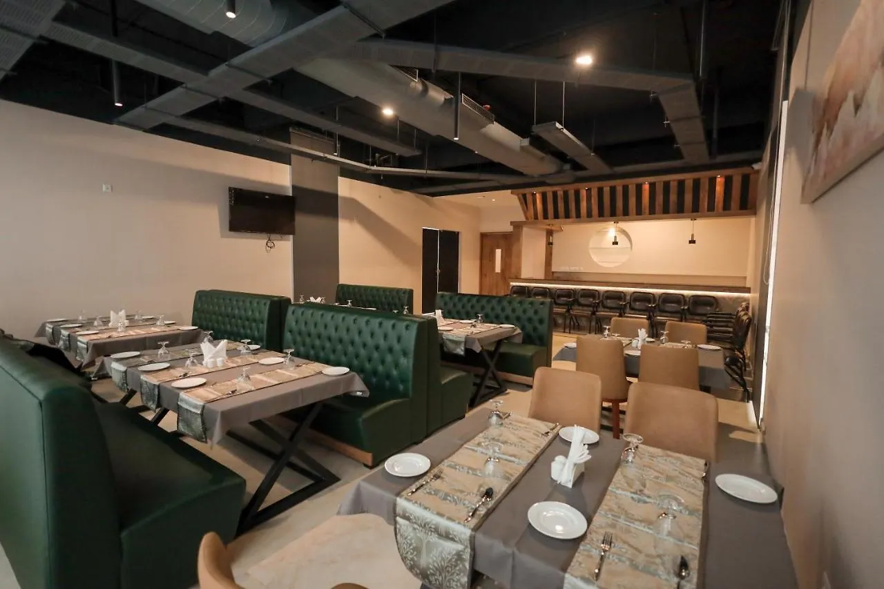 Jyothis Residency Nemmara Hotel